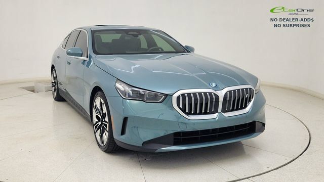 Used 2026 BMW i5 xDrive40 AWD/4WD image 2