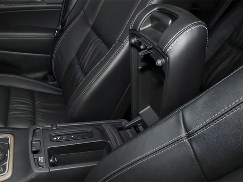 Used 2014 Jeep Grand Cherokee Limited image 12