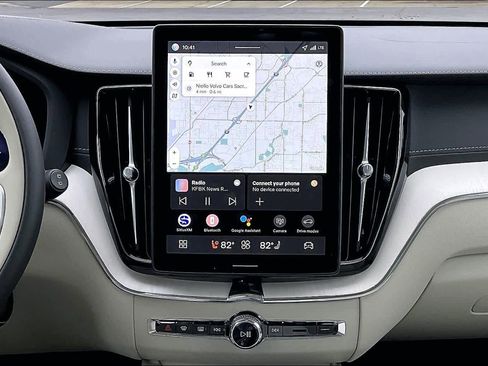 New 2026 Volvo XC60 B5 Ultra w/ Climate Package image 9