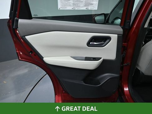 Used 2025 Nissan Rogue SV FWD image 27