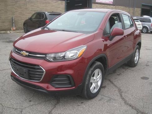 Used 2021 Chevrolet Trax LS AWD/4WD image 1