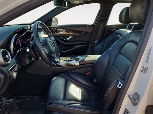 Used 2018 Mercedes-Benz C 300 4MATIC Sedan image 9