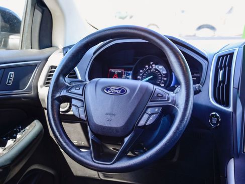 Used 2023 Ford Edge SE w/ Black Appearance Package image 15