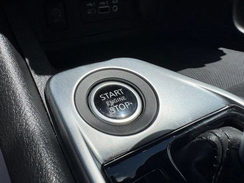 Used 2025 Nissan Sentra SV FWD image 21