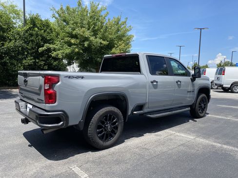 Used 2025 Chevrolet Silverado 2500 Custom w/ Custom Value Package AWD/4WD image 9