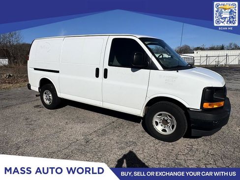 Used 2017 Chevrolet Express 2500 image 2