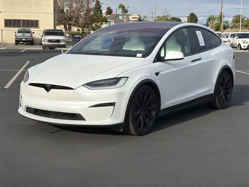 Used 2023 Tesla Model X Plaid image 8