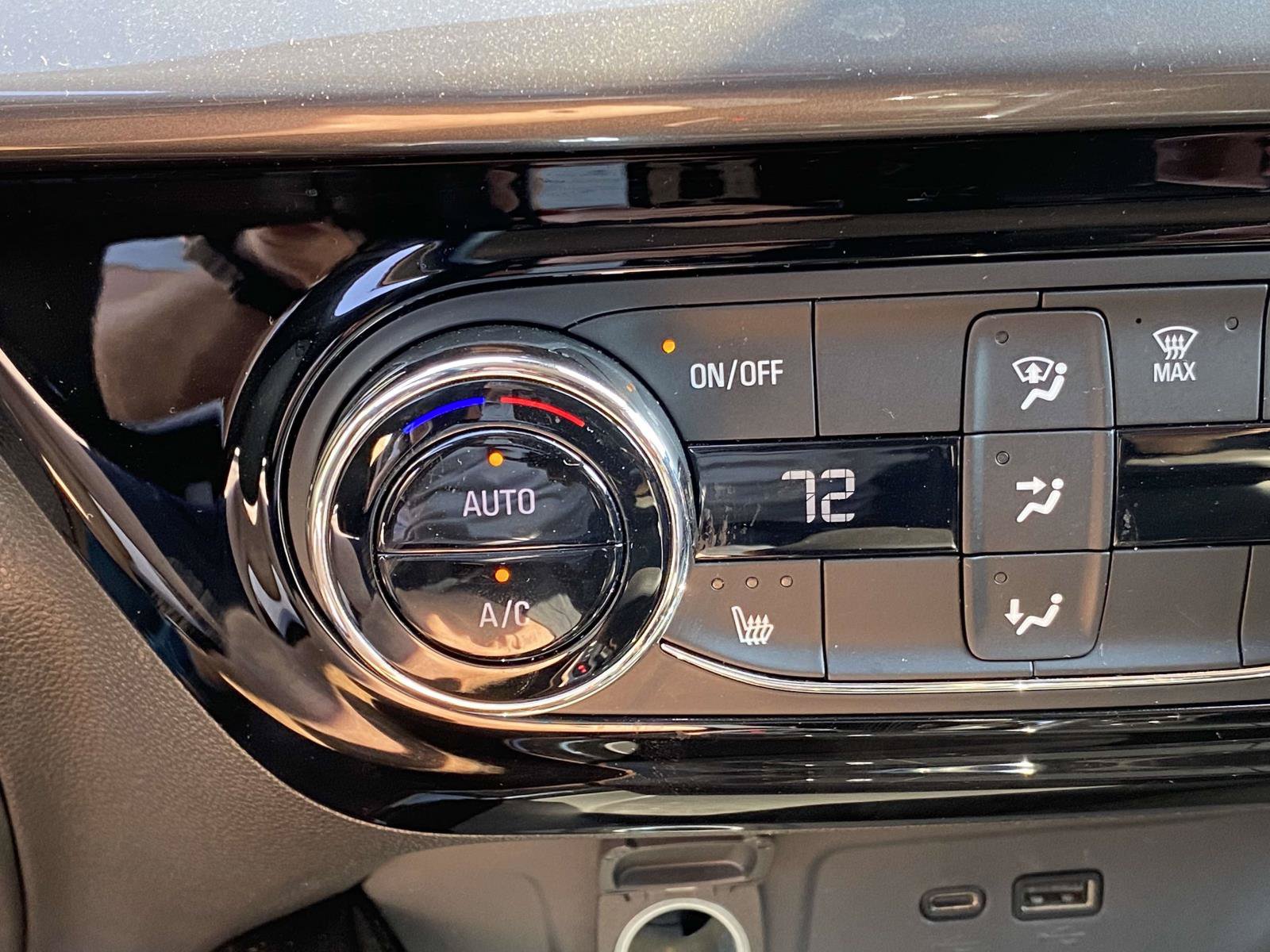 Used 2024 Chevrolet Trax ACTIV FWD image 29