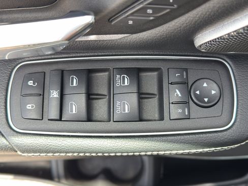 Used 2023 RAM 1500 Laramie AWD/4WD image 13