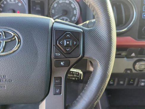 Used 2018 Toyota Tacoma TRD Sport image 13