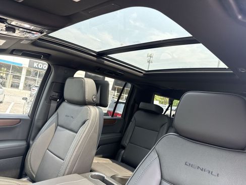 New 2026 GMC Yukon XL Denali w/ Denali Reserve Package AWD/4WD image 19