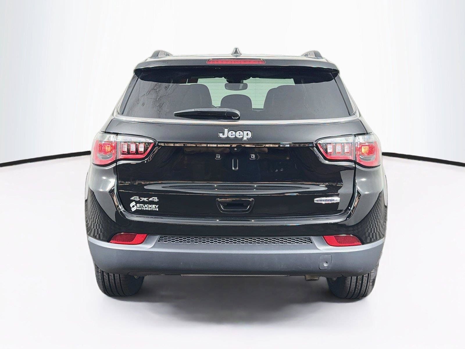 Used 2024 Jeep Compass Latitude AWD/4WD image 10