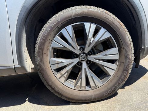 Used 2021 Nissan Rogue SV FWD image 6