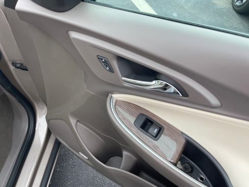 Used 2024 Chevrolet Malibu LT FWD image 19