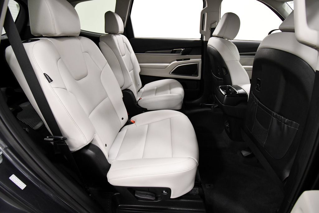 Certified 2024 Kia Telluride S w/ S Sunroof Package AWD/4WD image 18