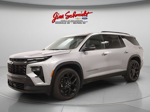 Used 2025 Chevrolet Traverse RS AWD/4WD image 2