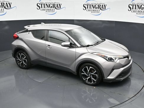 Used 2019 Toyota C-HR XLE FWD image 18