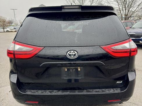 Used 2020 Toyota Sienna XLE image 4