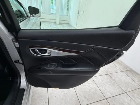 Used 2014 INFINITI Q70 3.7 w/ Premium Package AWD/4WD image 18