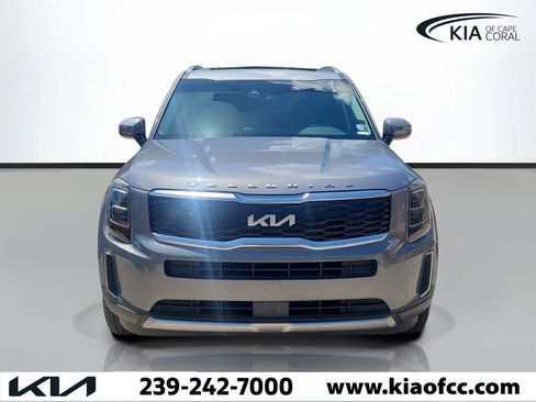 Used 2022 Kia Telluride EX w/ EX Premium Package FWD image 2