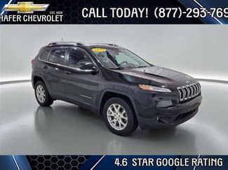 Used 2017 Jeep Cherokee Latitude w/ Cold Weather Group image 1