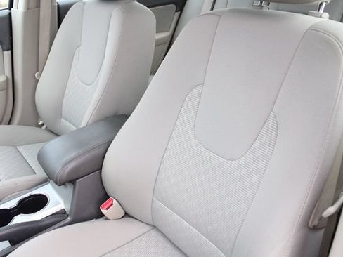 Used 2010 Ford Fusion SE FWD image 5