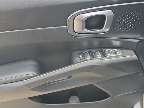 Used 2022 Kia Sorento S FWD image 16