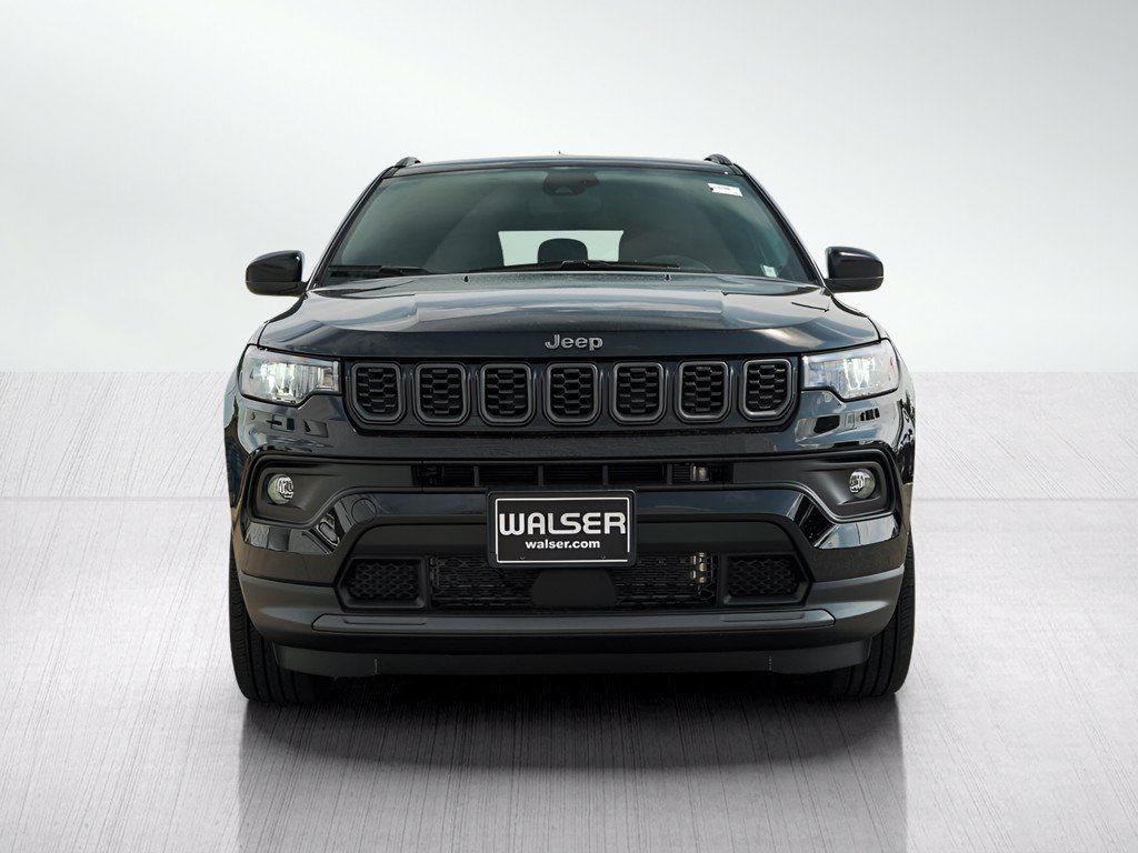 Used 2026 Jeep Compass Latitude AWD/4WD image 3