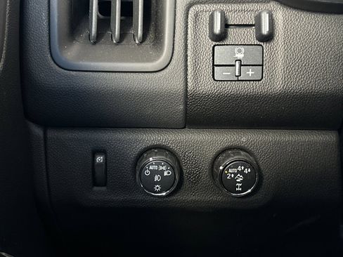 Used 2021 Chevrolet Colorado ZR2 w/ Colorado ZR2 Bison Edition image 25