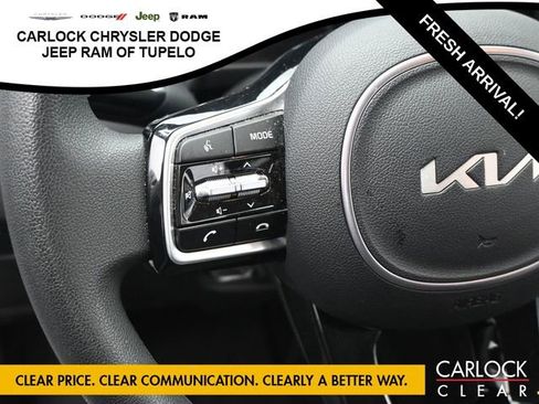 Used 2023 Kia Sorento LX image 18