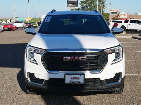 Used 2023 GMC Terrain SLE w/ Driver Convenience Package AWD/4WD image 4