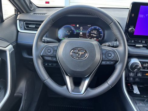 Used 2024 Toyota RAV4 XSE w/ Advanced Technology Package AWD/4WD image 15
