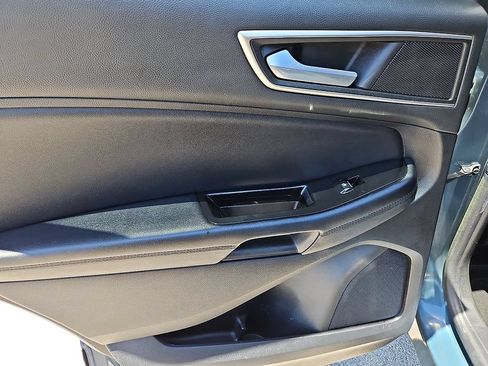 Used 2016 Ford Edge SEL w/ Equipment Group 201A FWD image 18