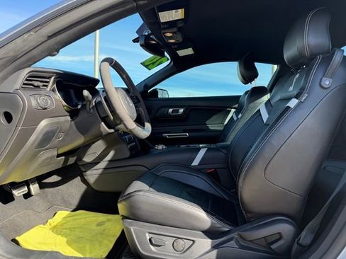 Used 2020 Ford Mustang Shelby GT500 w/ Technology Package image 13