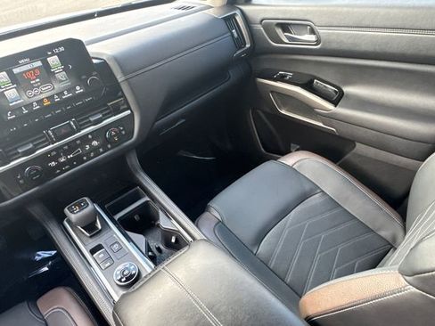 Used 2025 Nissan Pathfinder Platinum w/ Cargo Package AWD/4WD image 25