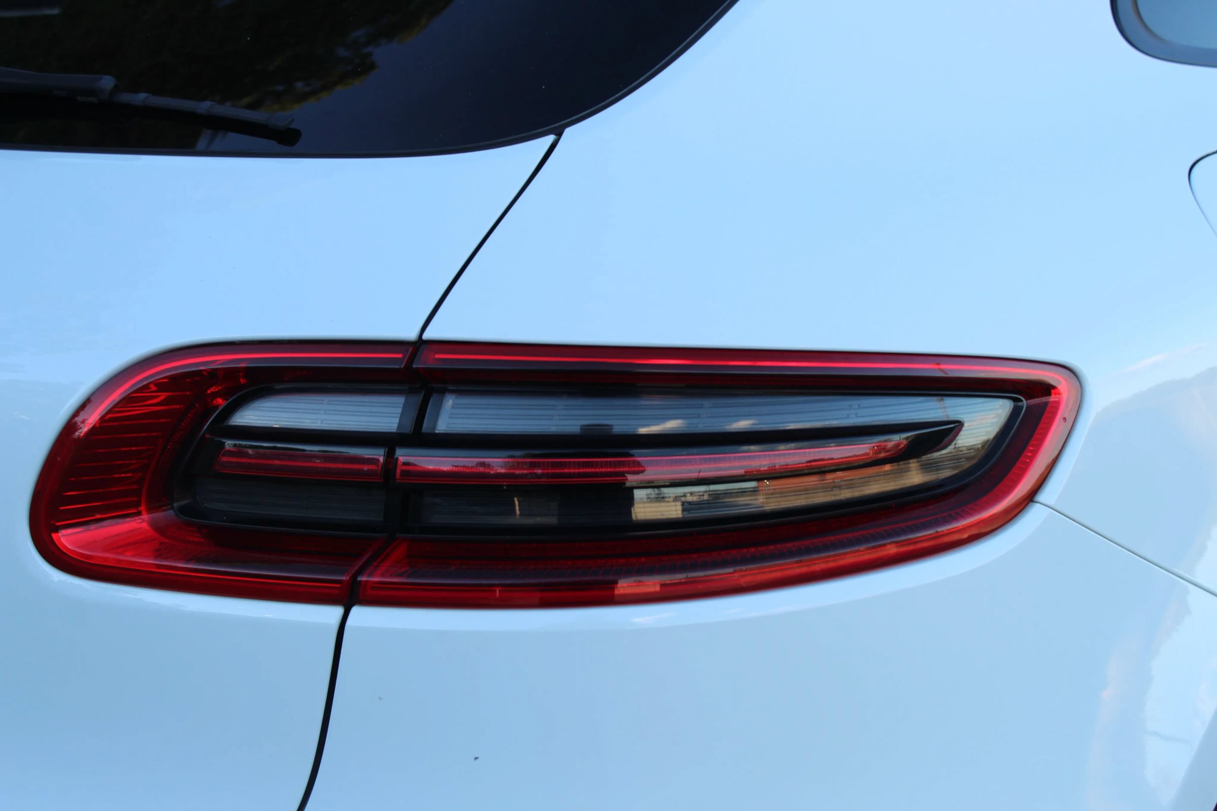 Used 2017 Porsche Macan AWD/4WD image 43