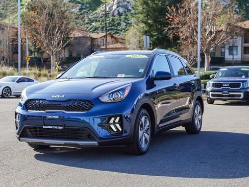 Certified 2022 Kia Niro LX image 4