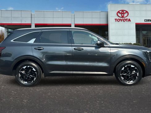 Used 2024 Kia Sorento S FWD image 3