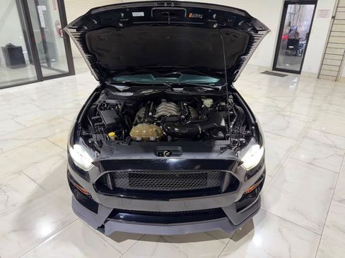 Used 2017 Ford Mustang GT RWD image 4
