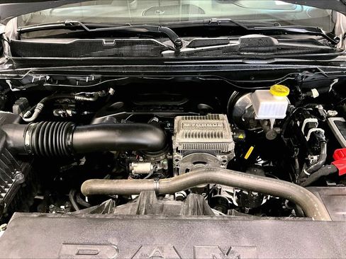 Used 2024 RAM 1500 Laramie AWD/4WD image 30
