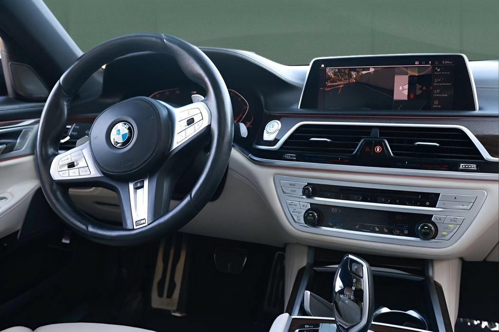 Used 2020 BMW 750i xDrive w/ Executive Package AWD/4WD image 22