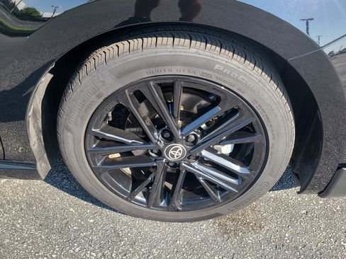 Used 2025 Toyota Camry SE FWD image 10