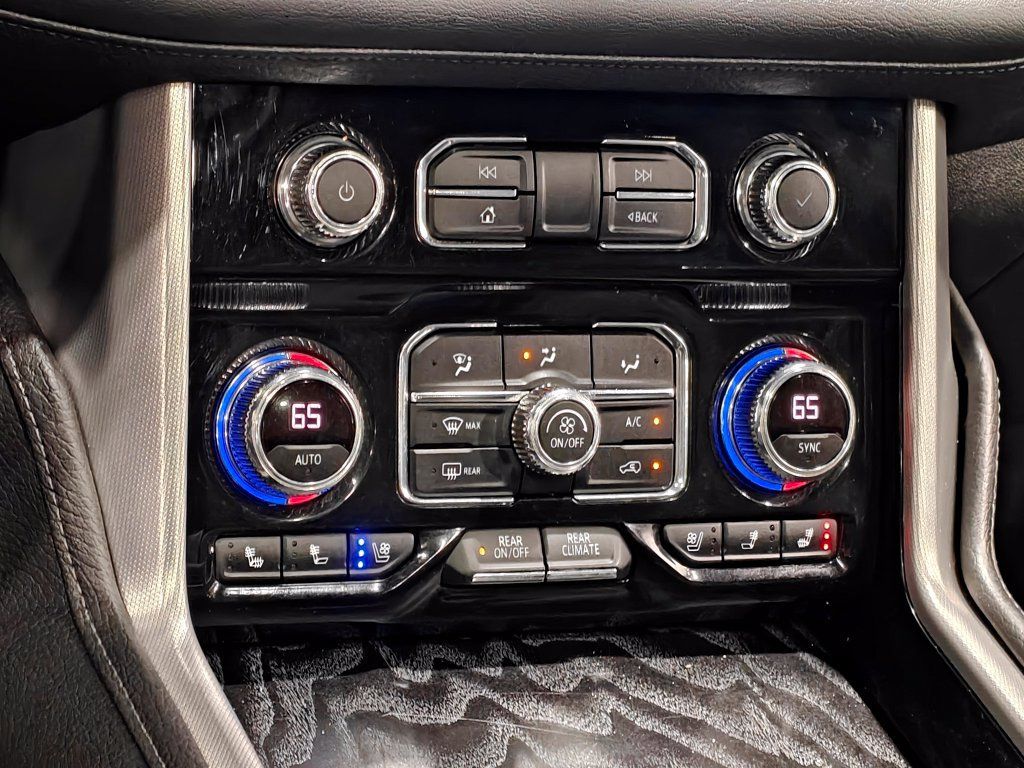 Used 2023 GMC Yukon XL Denali AWD/4WD image 8
