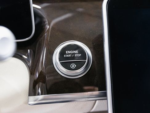 Used 2023 Mercedes-Benz S 580 4MATIC Sedan image 16