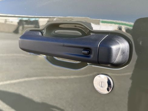 Used 2025 Jeep Wrangler Unlimited Rubicon image 39