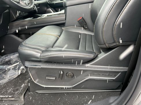 Used 2024 Ford F350 Platinum image 9