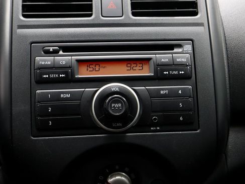 Used 2013 Nissan Versa S image 28