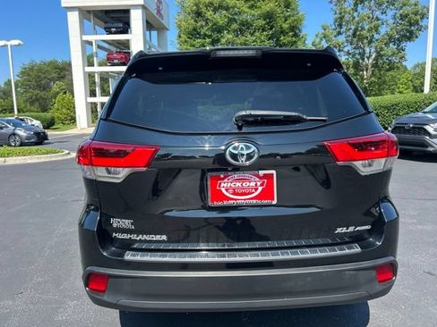 Used 2017 Toyota Highlander SE AWD/4WD image 8
