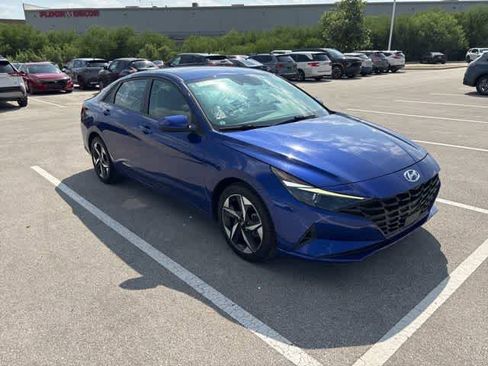 Used 2023 Hyundai Elantra SEL w/ Convenience Package FWD image 6