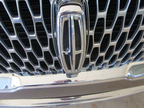 Used 2020 Lincoln Corsair FWD w/ Equipment Group 101A image 20